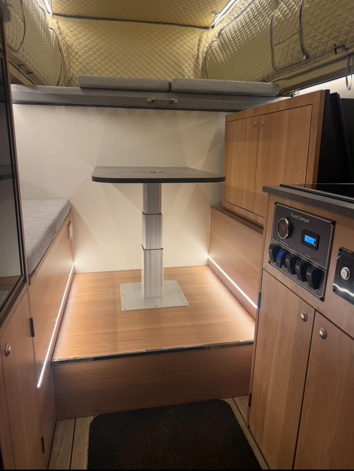 East / West Seating W / Slideout Storage